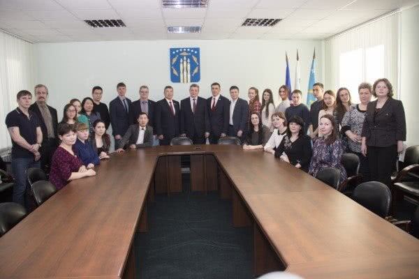 Встреча выпускников ТИ (ф) СВФУ с районной администрацией и работодателями